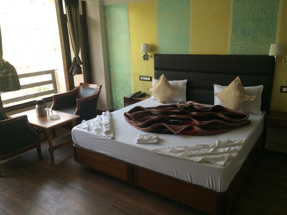 Hotel Green Tara Manāli Kültér fotó