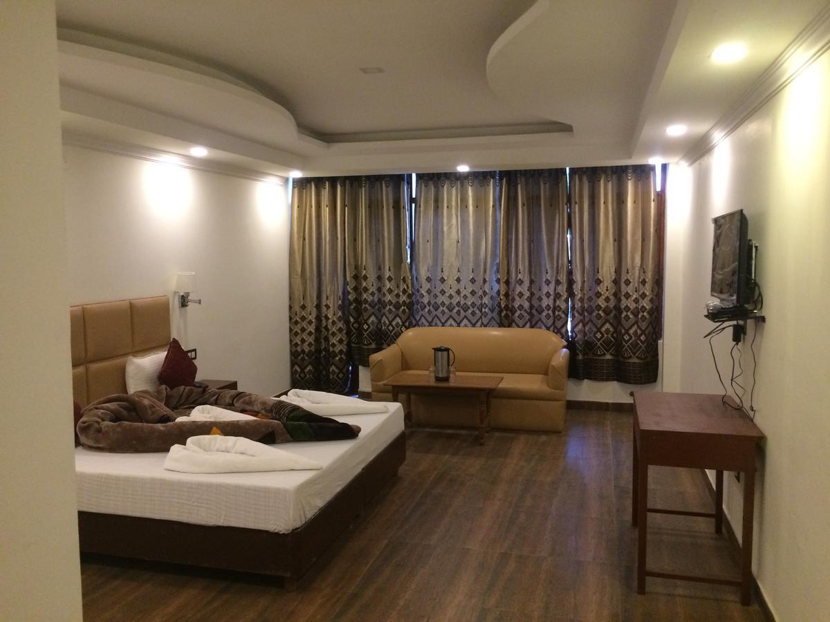 Hotel Green Tara Manāli Kültér fotó