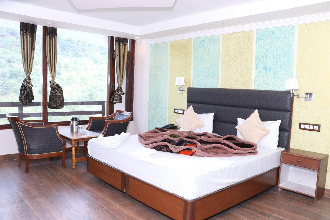 Hotel Green Tara Manāli Kültér fotó