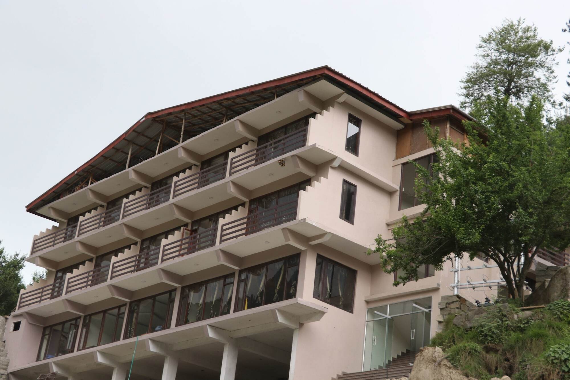 Hotel Green Tara Manāli Kültér fotó